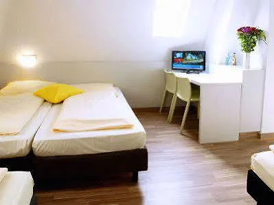 Colour Hotel Франкфурт-на-Майне 3*,